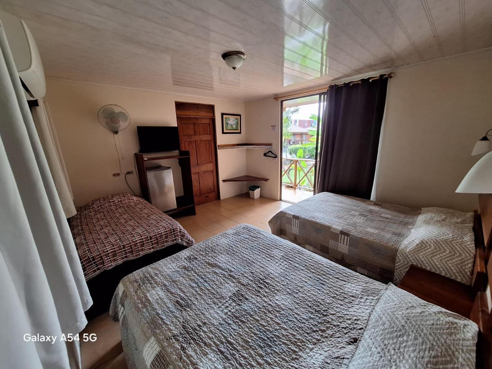 Hotel Iris Arenal La Fortuna Eksteriør billede
