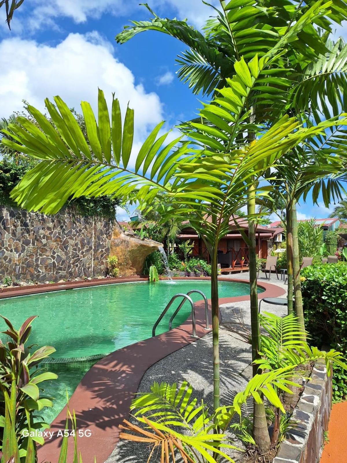 Hotel Iris Arenal La Fortuna Eksteriør billede